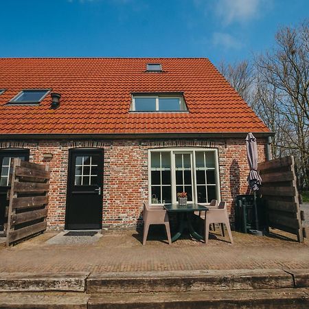 Accommodatie In Herbouwde Boerenschuur Koestal Retranchement Exterior photo